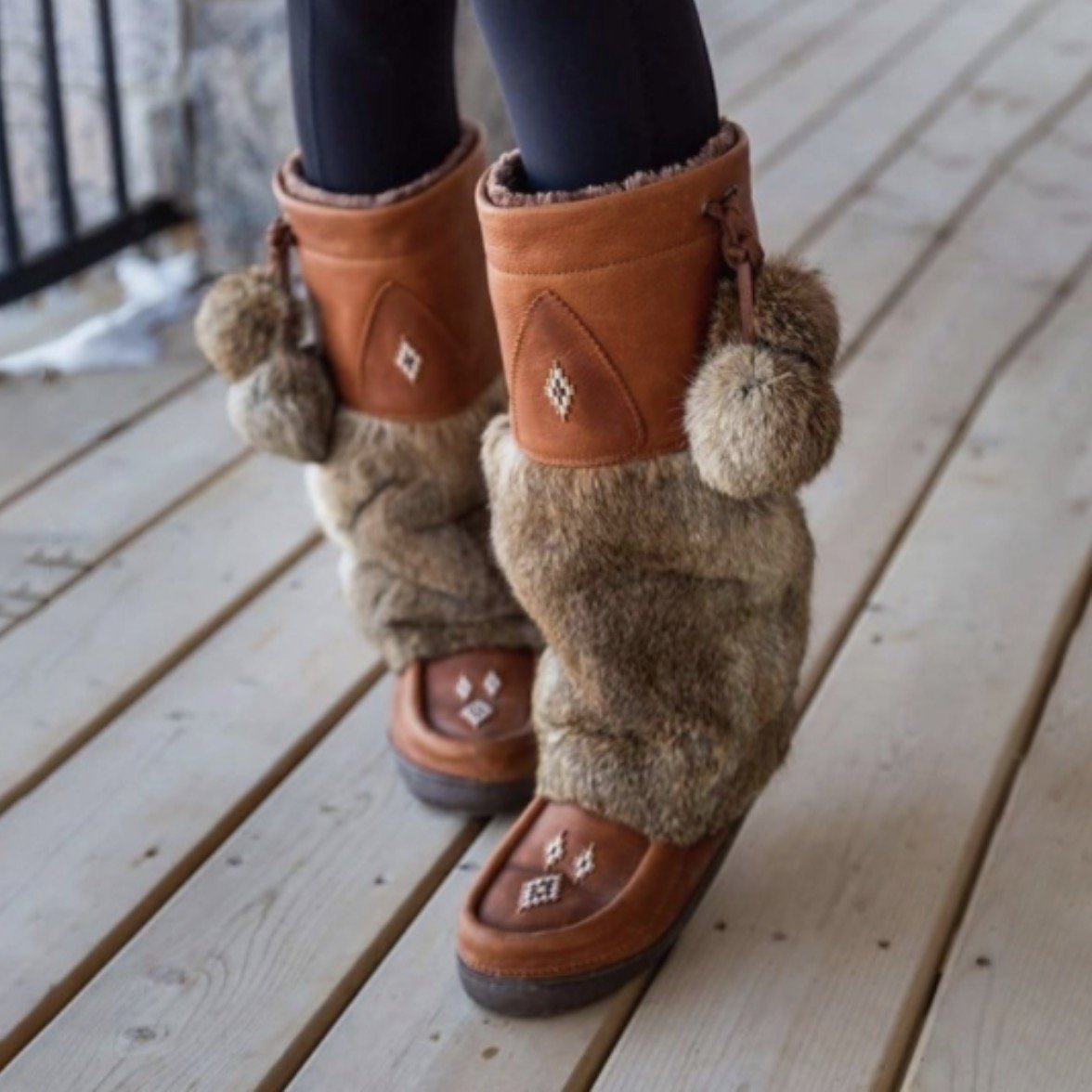 Retro Fashion Artificial Fur Ball Warm Handmade Snow Boots