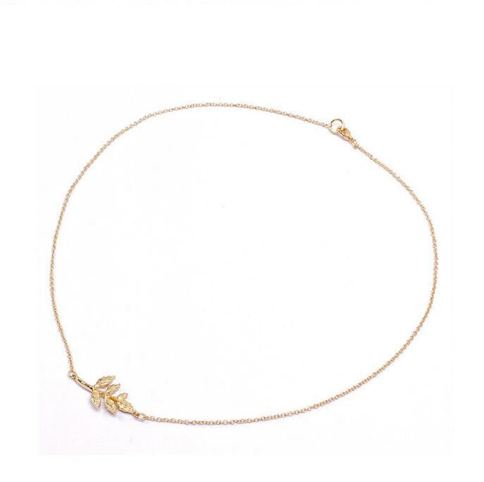 Metal Leaves Short Clavicle Necklace