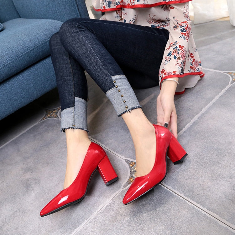 Pointed Toe Shallow Mouth Leather Pumps