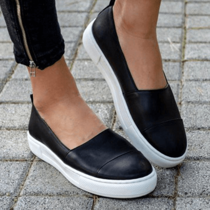 Summer Leather Round Close Toe Flats